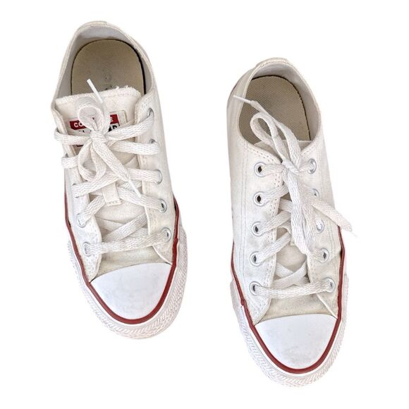 Converse White Sneakers Size 6 Women’s All Stars Low Top Men’s 4 Y2K 90s Casual - Picture 3 of 5